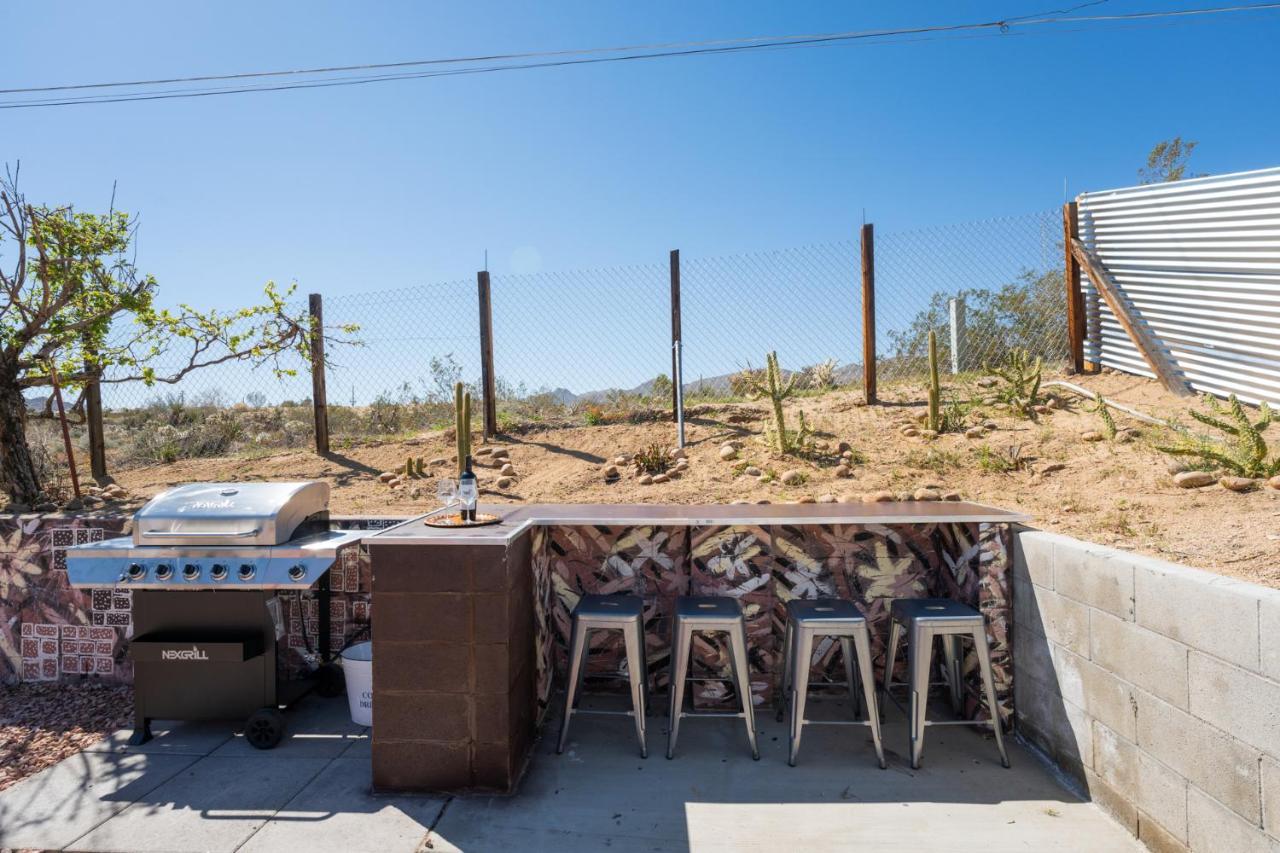Villa Hot Tub, Games, King Bed, Fire Pit, Bbq Grill, Minutes From National Park And Views Joshua Tree Exterior foto