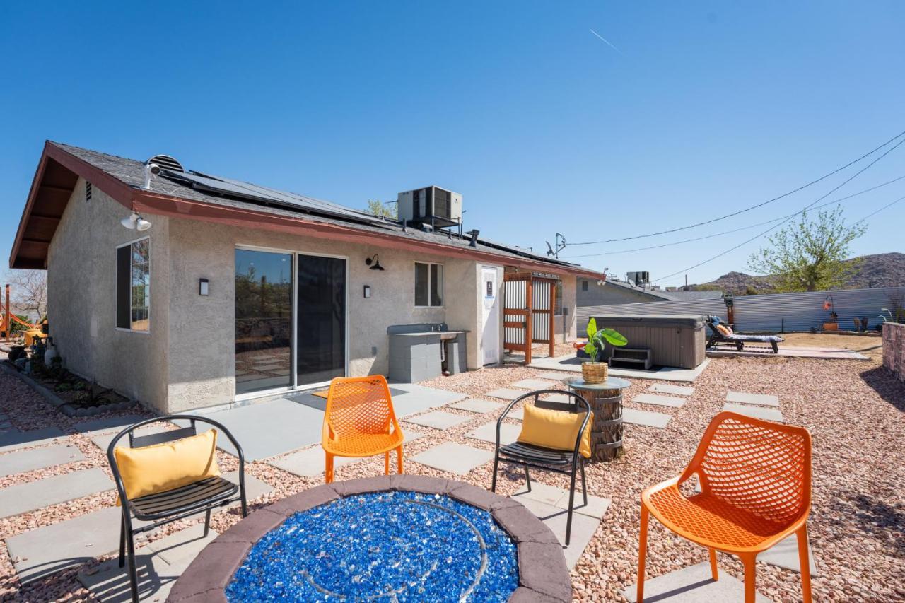 Villa Hot Tub, Games, King Bed, Fire Pit, Bbq Grill, Minutes From National Park And Views Joshua Tree Exterior foto